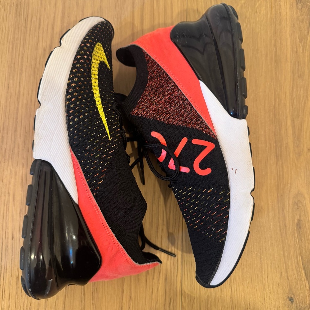 Nike Air Max 270 Sneakers